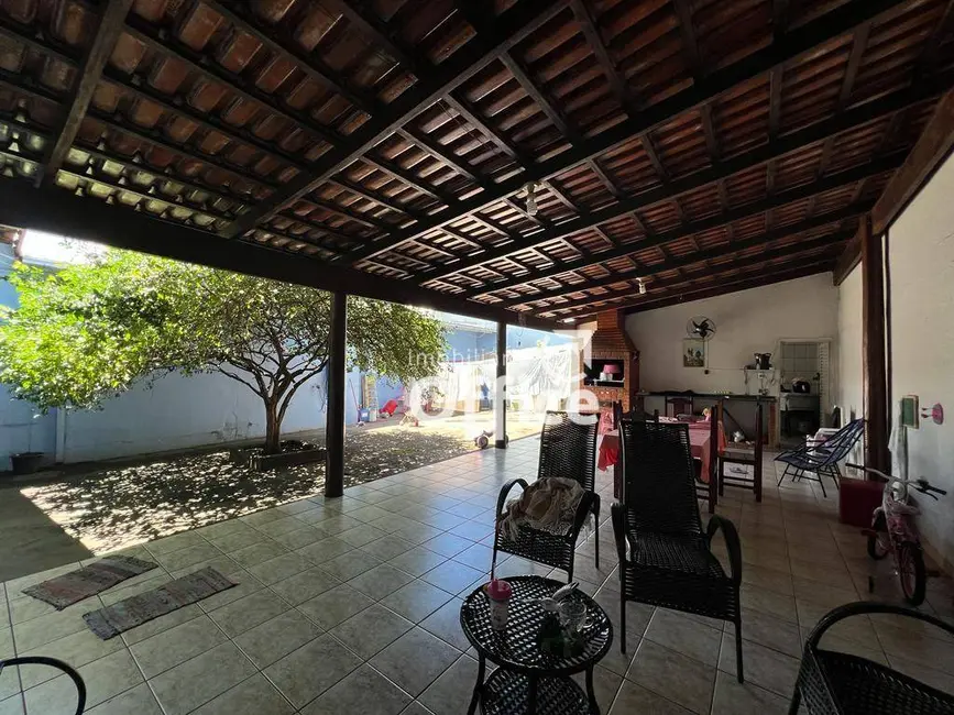 Foto 1 de Casa com 3 quartos à venda, 420m2 em Jundiaí, Anapolis - GO