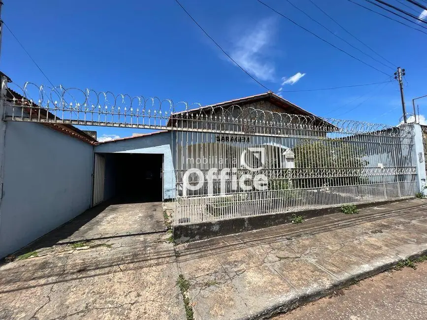 Foto 3 de Casa com 3 quartos à venda, 420m2 em Jundiaí, Anapolis - GO