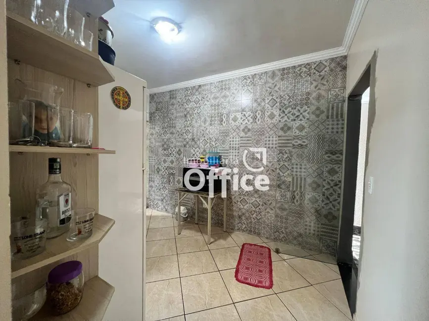 Casa com 2 quartos à venda, 200m2 em Residencial Ayrton Senna, Anapolis - GO - imagem 9 Foto 9 de Casa com 2 quartos à venda, 200m2 em Residencial Ayrton Senna, Anapolis - GO
