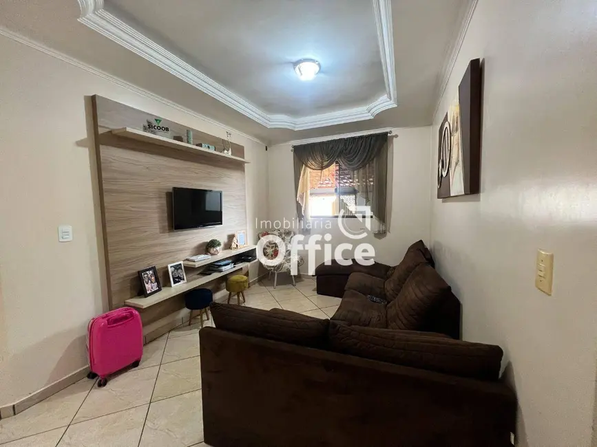 Casa com 2 quartos à venda, 200m2 em Residencial Ayrton Senna, Anapolis - GO - imagem 4 Foto 4 de Casa com 2 quartos à venda, 200m2 em Residencial Ayrton Senna, Anapolis - GO