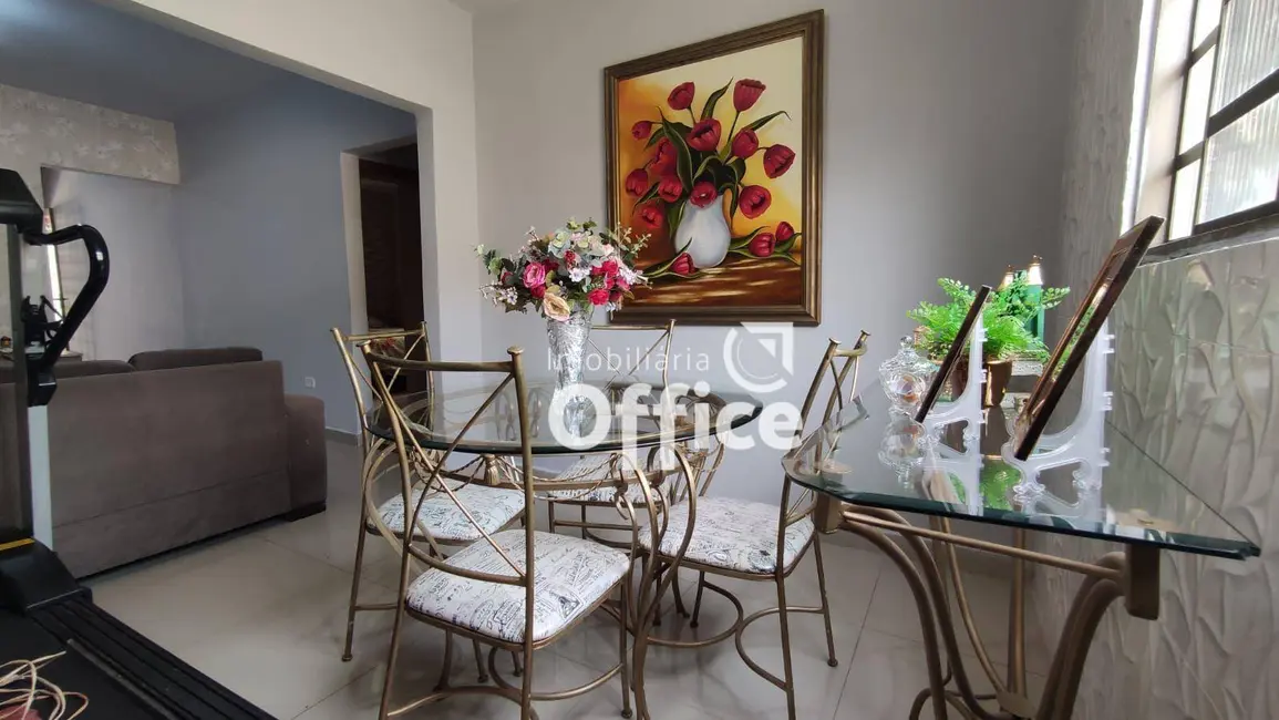 Foto 6 de Casa com 2 quartos à venda, 200m2 em Conjunto Habitacional Vila União, Anapolis - GO