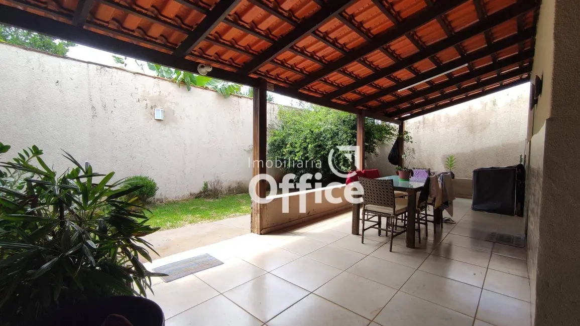 Foto 4 de Casa com 2 quartos à venda, 200m2 em Conjunto Habitacional Vila União, Anapolis - GO