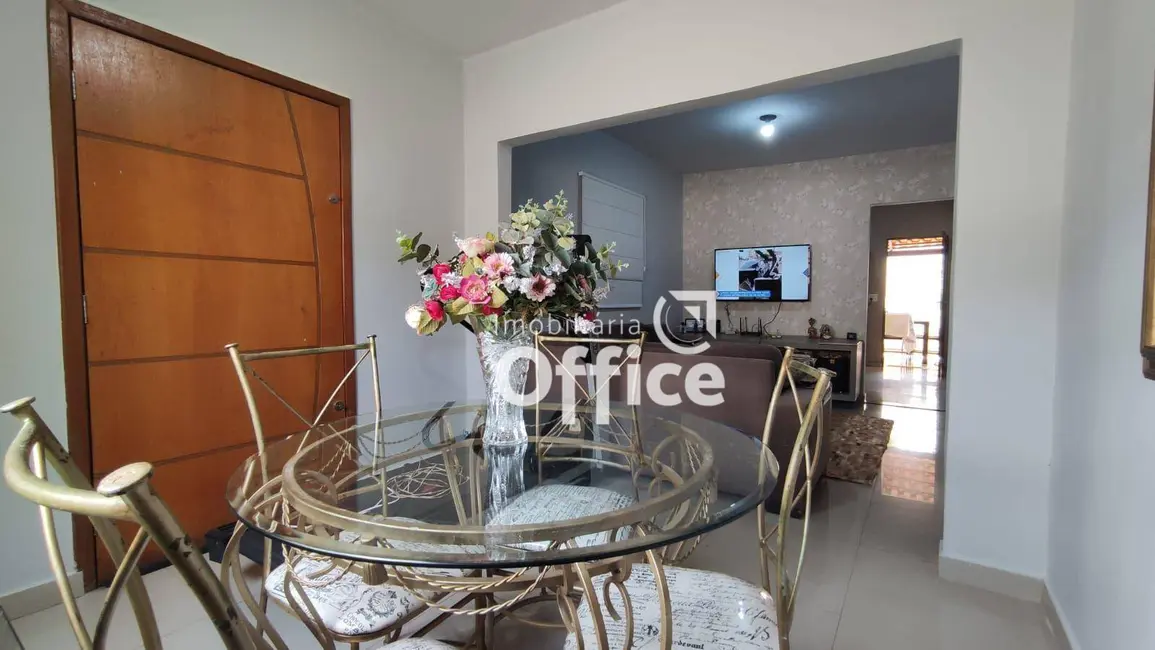 Foto 7 de Casa com 2 quartos à venda, 200m2 em Conjunto Habitacional Vila União, Anapolis - GO