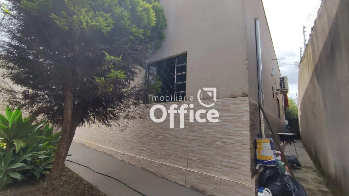 Foto 2 de Casa com 2 quartos à venda, 200m2 em Conjunto Habitacional Vila União, Anapolis - GO