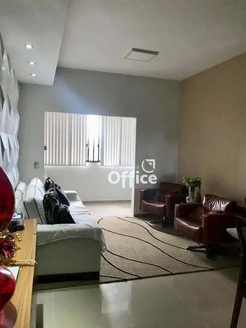 Foto 3 de Apartamento com 3 quartos à venda, 87m2 em Maracanã, Anapolis - GO