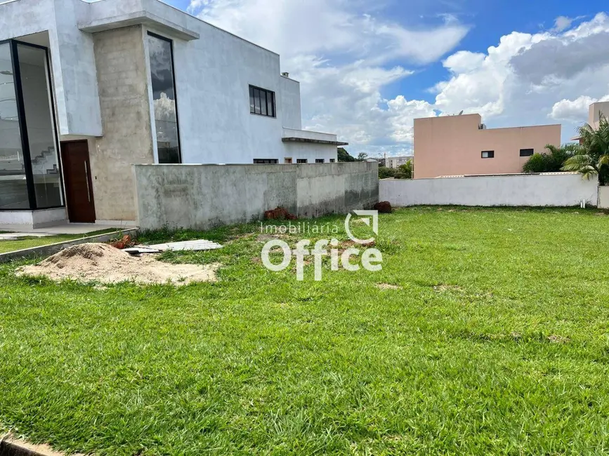 Foto 4 de Terreno / Lote à venda, 420m2 em Condomínio Vale dos Pássaros, Anapolis - GO