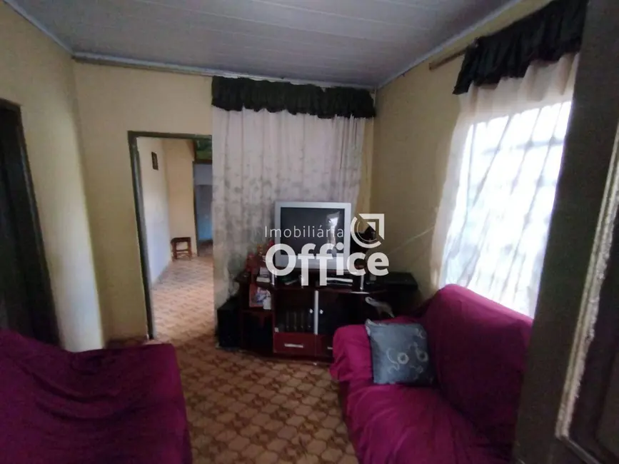 Casa com 3 quartos à venda, 375m2 em Maracanã, Anapolis - GO - imagem 4 Foto 4 de Casa com 3 quartos à venda, 375m2 em Maracanã, Anapolis - GO