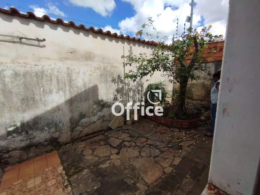 Casa com 3 quartos à venda, 375m2 em Maracanã, Anapolis - GO - imagem 3 Foto 3 de Casa com 3 quartos à venda, 375m2 em Maracanã, Anapolis - GO