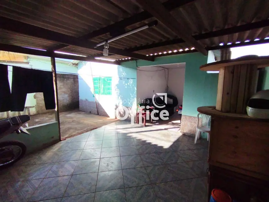 Foto 6 de Casa com 2 quartos à venda, 360m2 em Anapolis - GO