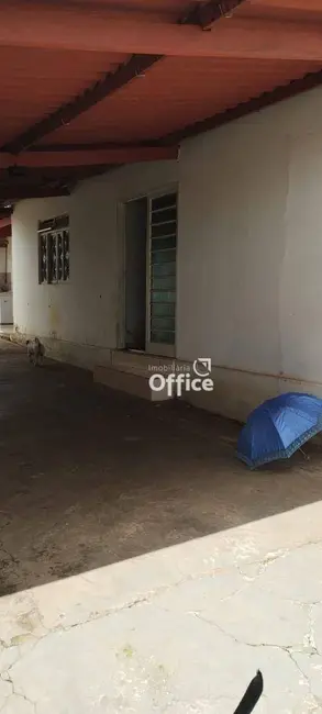 Foto 3 de Casa com 3 quartos à venda, 360m2 em Maracanã, Anapolis - GO