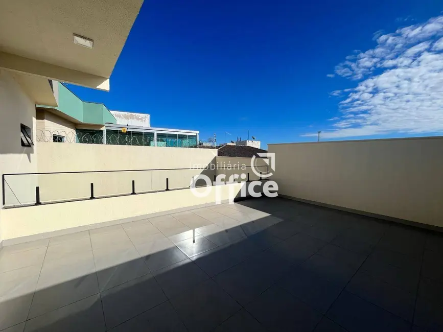 Foto 2 de Sobrado com 3 quartos à venda, 263m2 em Setor Sul Jamil Miguel, Anapolis - GO
