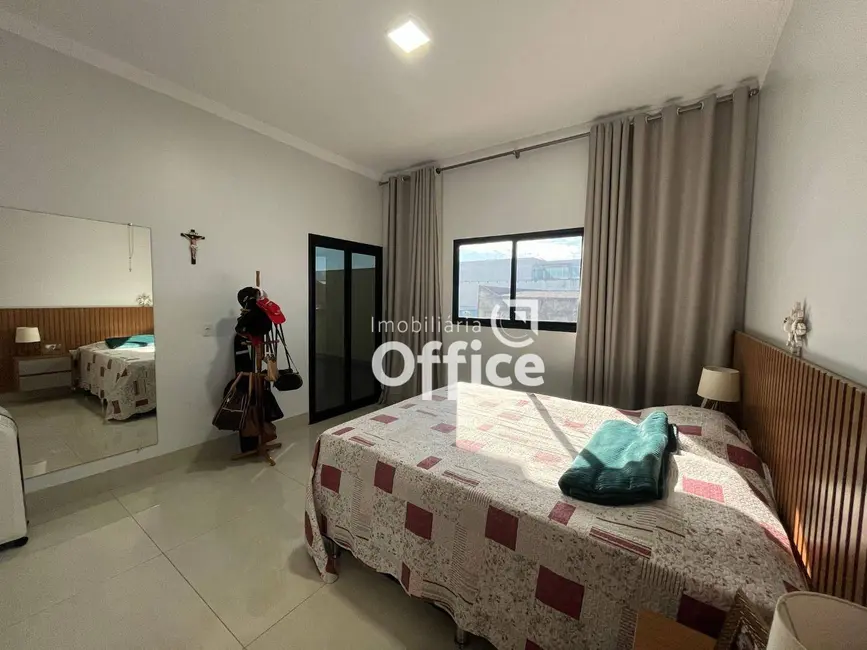 Foto 6 de Sobrado com 3 quartos à venda, 263m2 em Setor Sul Jamil Miguel, Anapolis - GO