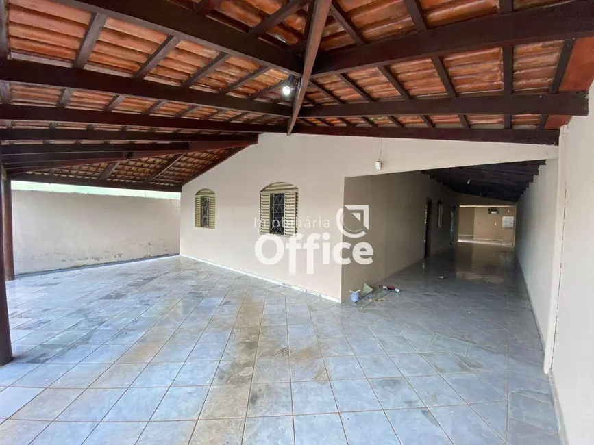 Casa com 3 quartos à venda, 300m2 em Jardim das Américas 1ª Etapa, Anapolis - GO - imagem 2 Foto 2 de Casa com 3 quartos à venda, 300m2 em Jardim das Américas 1ª Etapa, Anapolis - GO