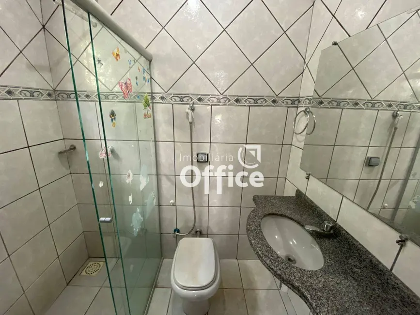 Casa com 3 quartos à venda, 300m2 em Jardim das Américas 1ª Etapa, Anapolis - GO - imagem 6 Foto 6 de Casa com 3 quartos à venda, 300m2 em Jardim das Américas 1ª Etapa, Anapolis - GO