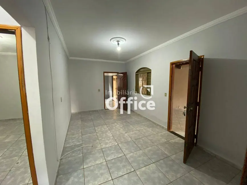 Casa com 3 quartos à venda, 300m2 em Jardim das Américas 1ª Etapa, Anapolis - GO - imagem 4 Foto 4 de Casa com 3 quartos à venda, 300m2 em Jardim das Américas 1ª Etapa, Anapolis - GO
