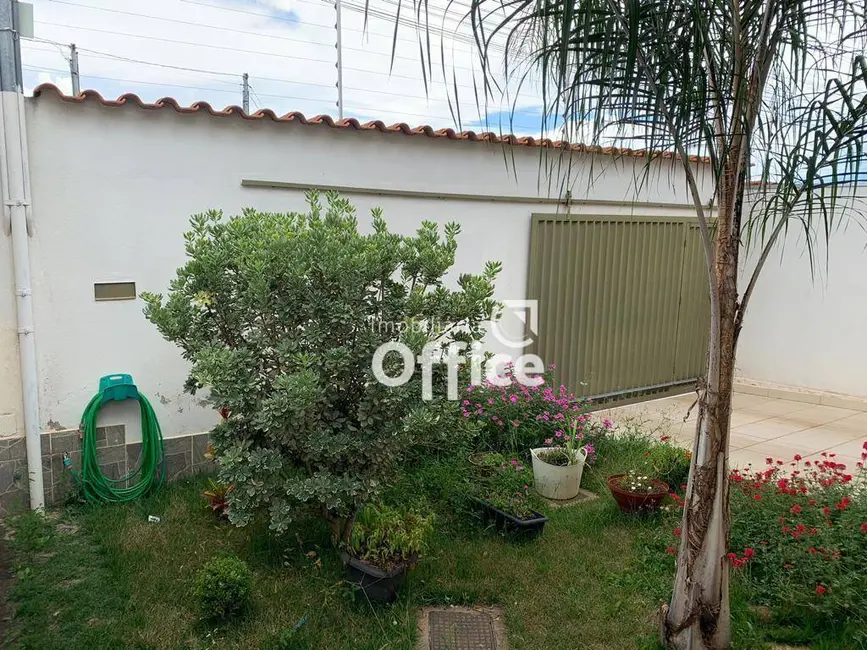 Foto 4 de Casa com 3 quartos à venda, 200m2 em Residencial Flamboyant, Anapolis - GO