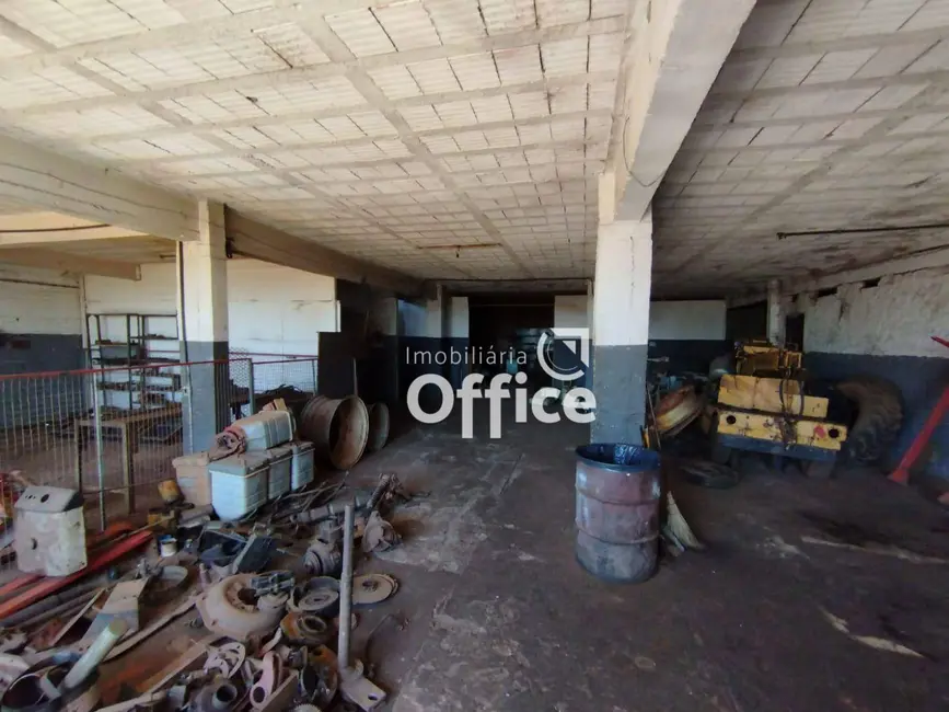 Armazém / Galpão à venda, 1100m2 em Cidade Jardim, Anapolis - GO - imagem 3 Foto 3 de Armazém / Galpão à venda, 1100m2 em Cidade Jardim, Anapolis - GO