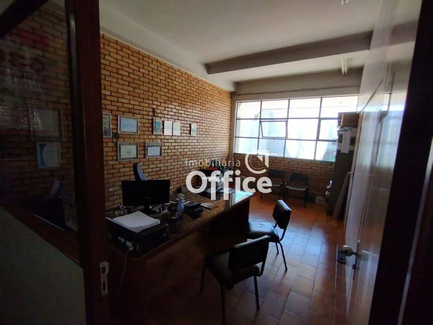 Armazém / Galpão à venda, 1100m2 em Cidade Jardim, Anapolis - GO - imagem 9 Foto 9 de Armazém / Galpão à venda, 1100m2 em Cidade Jardim, Anapolis - GO