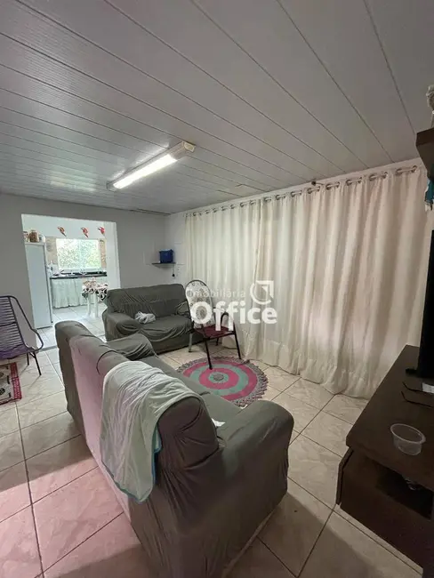 Casa com 4 quartos à venda, 360m2 em São Carlos, Anapolis - GO - imagem 4 Foto 4 de Casa com 4 quartos à venda, 360m2 em São Carlos, Anapolis - GO