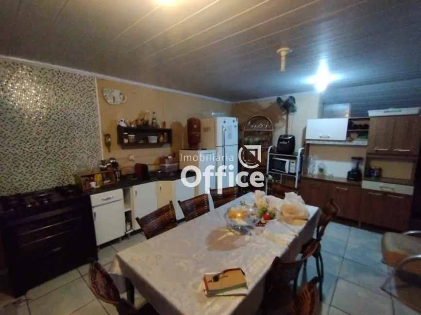Foto 1 de Casa com 3 quartos à venda, 120m2 em Maracananzinho, Anapolis - GO