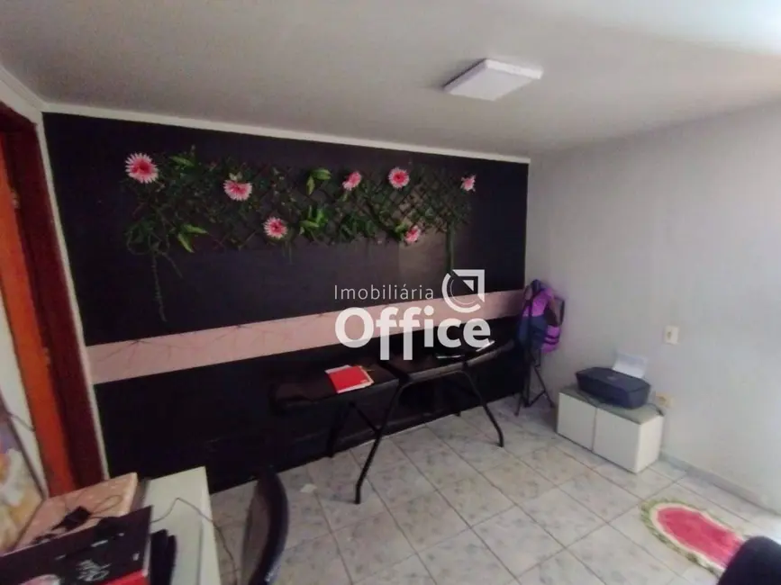 Foto 2 de Casa com 3 quartos à venda, 120m2 em Maracananzinho, Anapolis - GO