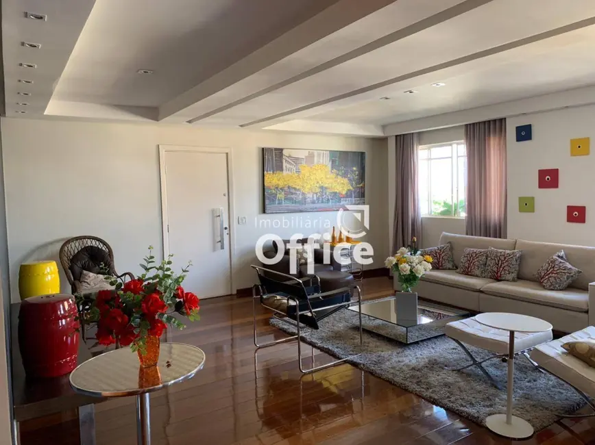 Foto 3 de Apartamento com 4 quartos à venda, 139m2 em Cidade Jardim, Anapolis - GO
