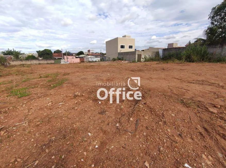 Foto 1 de Terreno / Lote à venda, 1742m2 em Vila Santa Maria de Nazareth, Anapolis - GO