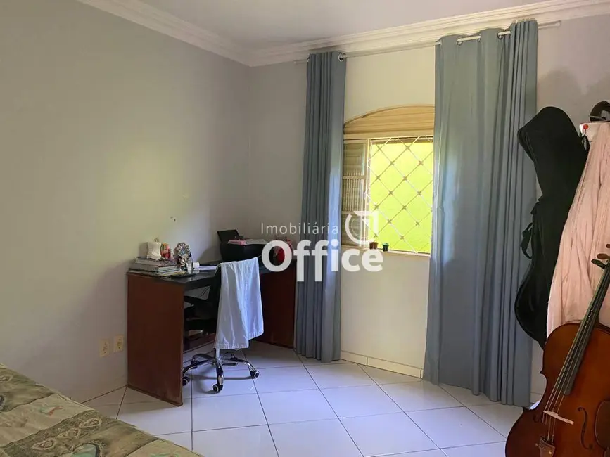 Casa com 5 quartos à venda, 365m2 em Maracananzinho, Anapolis - GO - imagem 9 Foto 9 de Casa com 5 quartos à venda, 365m2 em Maracananzinho, Anapolis - GO
