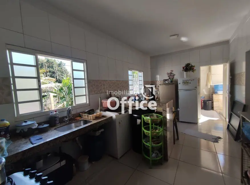 Casa com 3 quartos à venda, 200m2 em Vila Brasil, Anapolis - GO - imagem 6 Foto 6 de Casa com 3 quartos à venda, 200m2 em Vila Brasil, Anapolis - GO