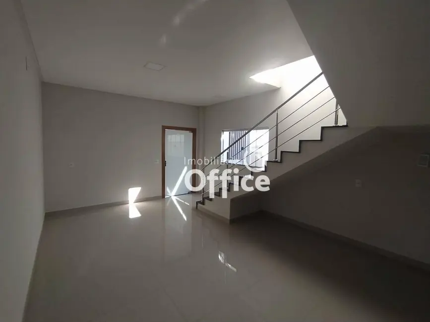 Foto 1 de Sobrado com 3 quartos para alugar, 400m2 em Setor Sul Jamil Miguel, Anapolis - GO