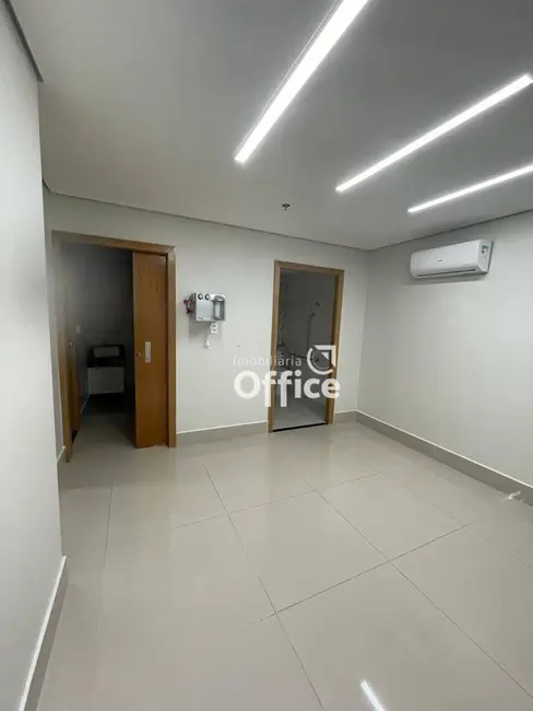Sala Comercial à venda e para alugar, 36m2 em Setor Central, Anapolis - GO - imagem 4 Foto 4 de Sala Comercial à venda e para alugar, 36m2 em Setor Central, Anapolis - GO