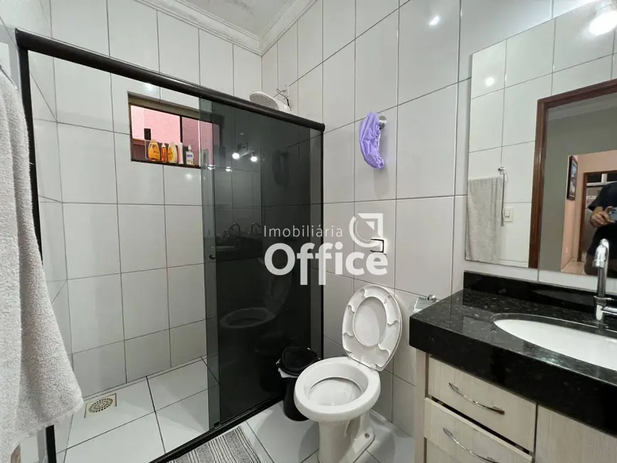 Casa com 3 quartos à venda, 300m2 em Parque Brasília 2ª Etapa, Anapolis - GO - imagem 8 Foto 8 de Casa com 3 quartos à venda, 300m2 em Parque Brasília 2ª Etapa, Anapolis - GO