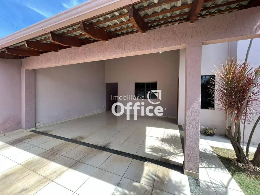 Foto 2 de Casa com 3 quartos à venda, 300m2 em Parque Brasília 2ª Etapa, Anapolis - GO