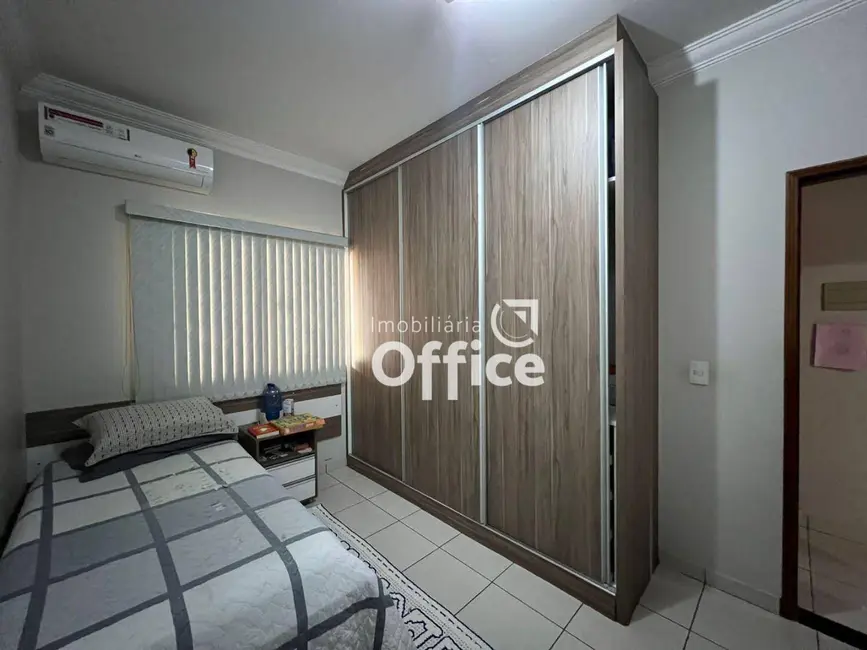 Casa com 3 quartos à venda, 300m2 em Parque Brasília 2ª Etapa, Anapolis - GO - imagem 9 Foto 9 de Casa com 3 quartos à venda, 300m2 em Parque Brasília 2ª Etapa, Anapolis - GO