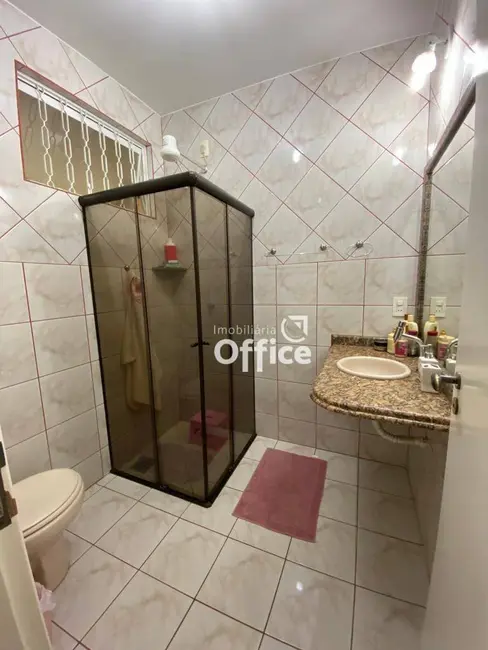 Foto 9 de Sobrado com 4 quartos à venda, 300m2 em Vila Santa Isabel, Anapolis - GO