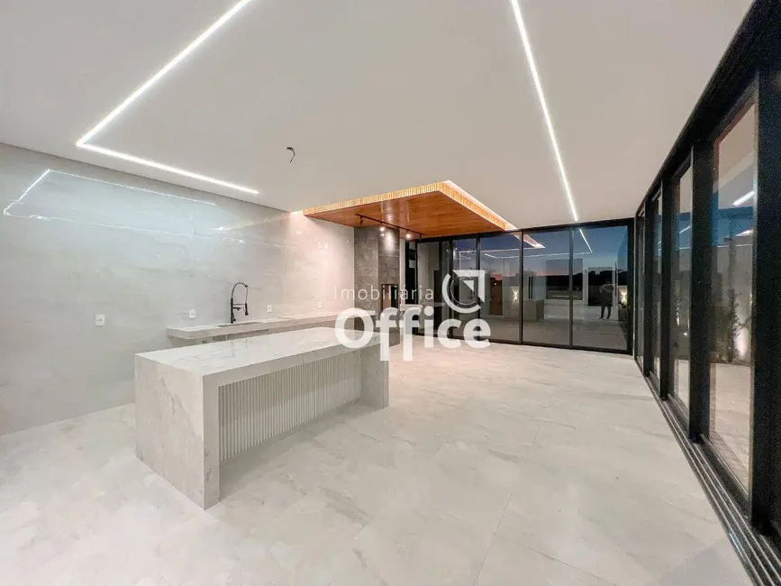 Foto 4 de Sobrado com 5 quartos à venda, 515m2 em Residencial Anaville, Anapolis - GO