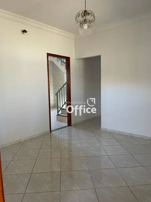 Sobrado com 6 quartos à venda, 226m2 em Jardim Goiano, Anapolis - GO - imagem 6 Foto 6 de Sobrado com 6 quartos à venda, 226m2 em Jardim Goiano, Anapolis - GO