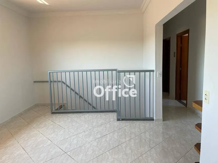 Sobrado com 6 quartos à venda, 226m2 em Jardim Goiano, Anapolis - GO - imagem 8 Foto 8 de Sobrado com 6 quartos à venda, 226m2 em Jardim Goiano, Anapolis - GO