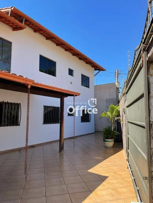 Sobrado com 6 quartos à venda, 226m2 em Jardim Goiano, Anapolis - GO - imagem 3 Foto 3 de Sobrado com 6 quartos à venda, 226m2 em Jardim Goiano, Anapolis - GO