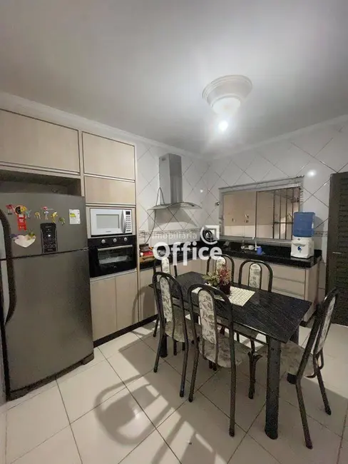 Casa com 3 quartos à venda, 209m2 em Anapolis - GO - imagem 4 Foto 4 de Casa com 3 quartos à venda, 209m2 em Anapolis - GO