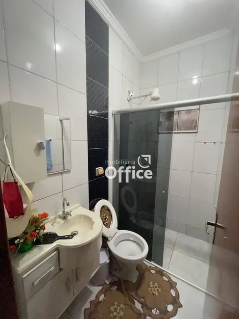 Foto 2 de Casa com 3 quartos à venda, 209m2 em Anapolis - GO