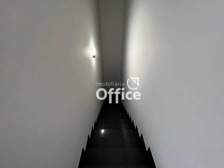 Foto 2 de Casa com 3 quartos à venda, 420m2 em Condomínio Residencial Grand Trianon, Anapolis - GO