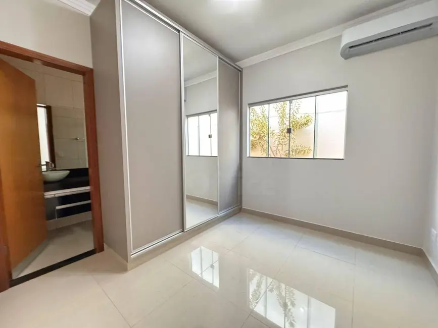 Foto 2 de Casa com 4 quartos à venda, 360m2 em Santo André, Anapolis - GO