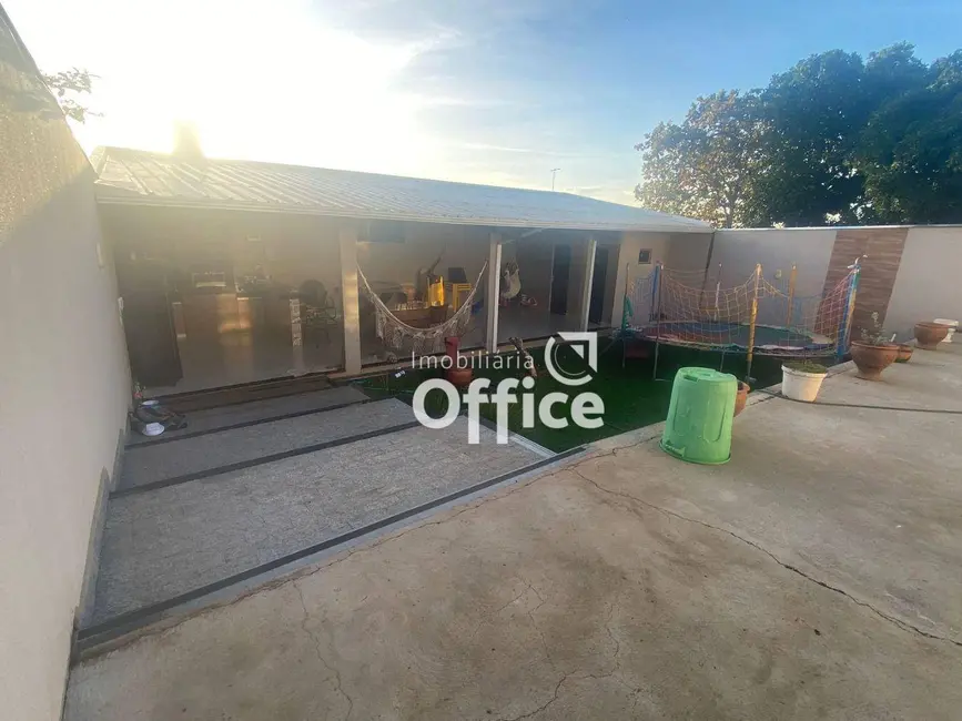 Foto 1 de Casa com 2 quartos à venda, 180m2 em Jardim Europa, Anapolis - GO