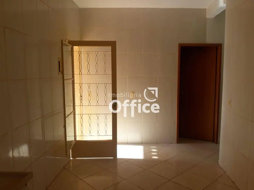 Casa com 3 quartos à venda, 300m2 em Residencial Morumbi, Anapolis - GO - imagem 5 Foto 5 de Casa com 3 quartos à venda, 300m2 em Residencial Morumbi, Anapolis - GO