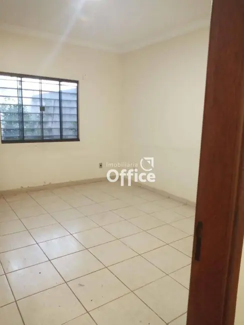 Casa com 2 quartos à venda, 175m2 em Setor Central, Anapolis - GO - imagem 4 Foto 4 de Casa com 2 quartos à venda, 175m2 em Setor Central, Anapolis - GO
