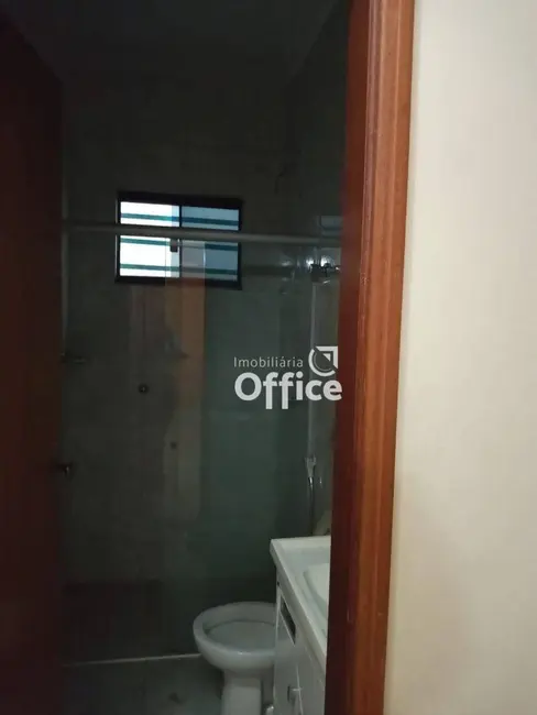 Casa com 2 quartos à venda, 175m2 em Setor Central, Anapolis - GO - imagem 8 Foto 8 de Casa com 2 quartos à venda, 175m2 em Setor Central, Anapolis - GO