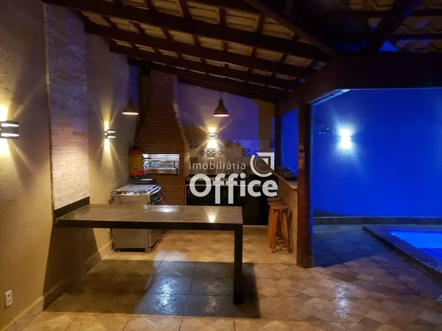 Casa com 3 quartos à venda, 300m2 em Jardim Eldorado, Anapolis - GO - imagem 1 Foto 1 de Casa com 3 quartos à venda, 300m2 em Jardim Eldorado, Anapolis - GO