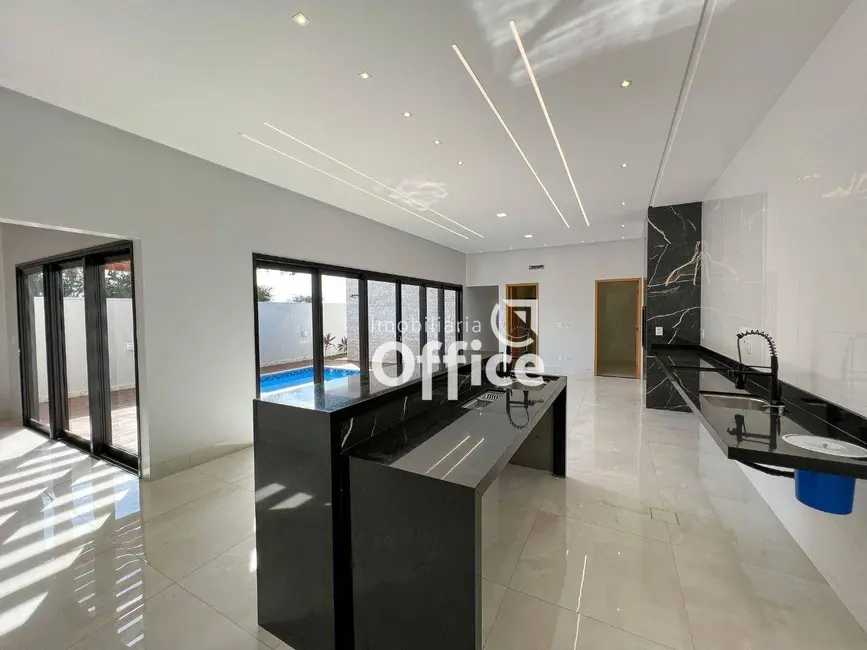 Foto 9 de Casa de Condomínio com 3 quartos à venda, 360m2 em Anapolis - GO