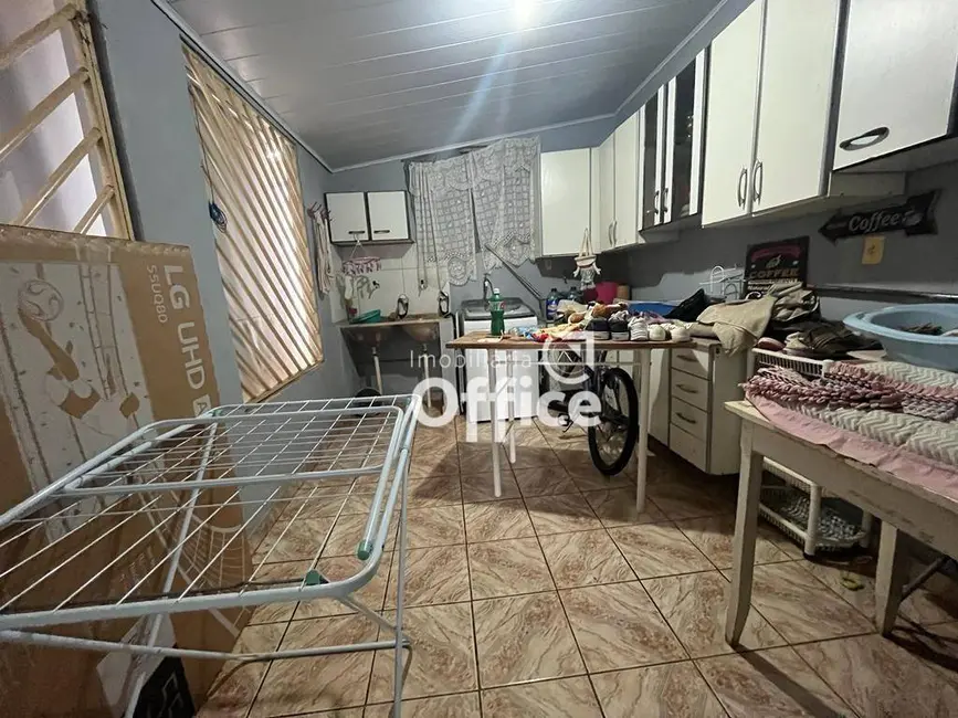 Casa com 3 quartos à venda, 300m2 em Parque Brasília, Anapolis - GO - imagem 5 Foto 5 de Casa com 3 quartos à venda, 300m2 em Parque Brasília, Anapolis - GO